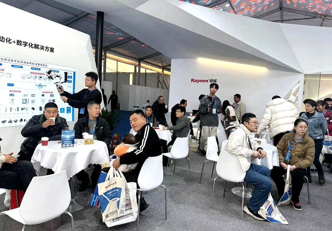 濮院展会精彩回顾 | betway西汉姆联展位人潮涌动，行业前沿技术一览无余https://mmbiz.qpic.cn/mmbiz_jpg/uVPLicGse1zfSGAnFj8sU92BkOhtqnEerEJasH17wcFWMmXUSNBo3ibFJKHRHTG82ccnGjNOMEhdcbEAZuheWEIQ/640?wx_fmt=jpeg&from=appmsg&tp=wxpic&wxfrom=5&wx_(图10)